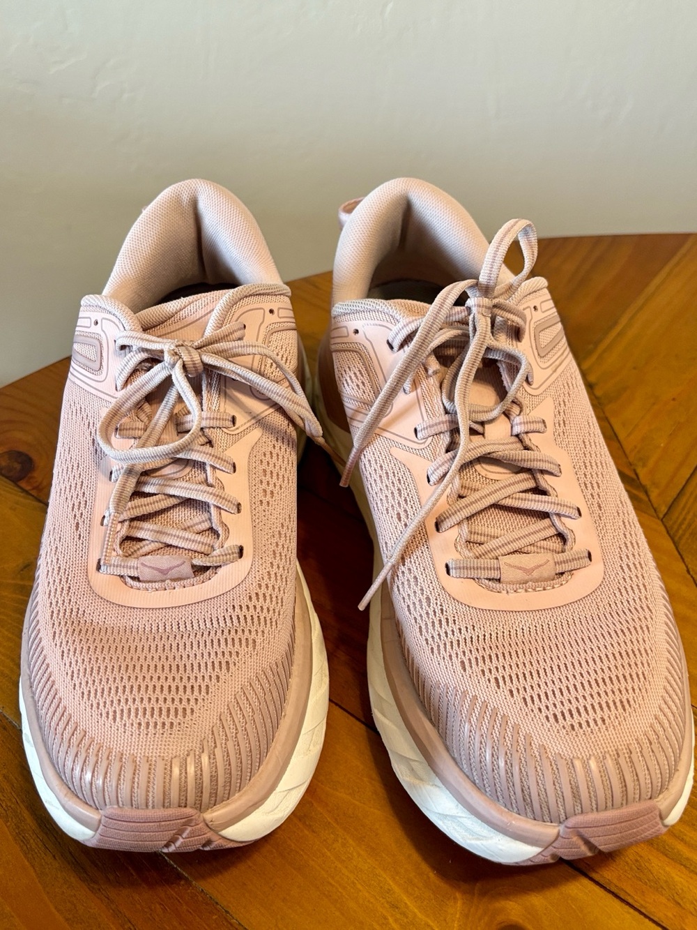 Hoka Women's Sz. 9 Bondi 7 - Picture 3 of 9